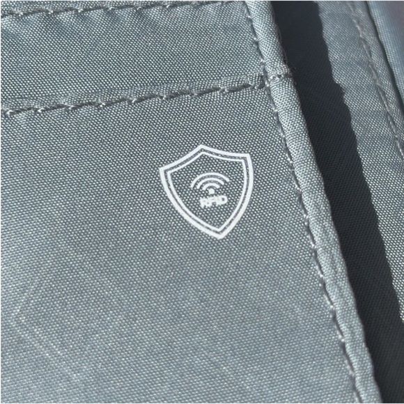 🆑loset 🆑clearance VERA BRADLEY Crossbody Bag/wallet RFID adjustable strap - Picture 8 of 11